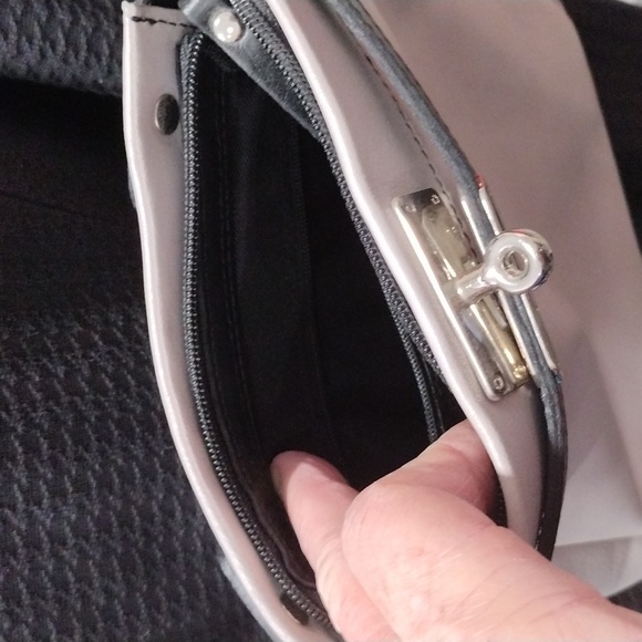 Borgo Degli Etruschi light gray and black leather mini shoulder bag. Mint cond - Picture 6 of 9